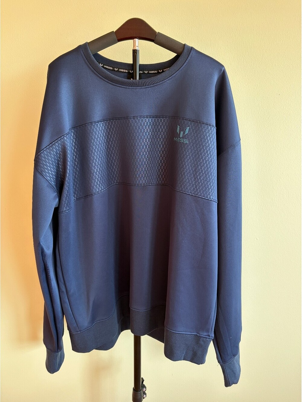 NWT Messi Collection Men’s XL Navy Blue Crewneck Athletic Sweatshirt
